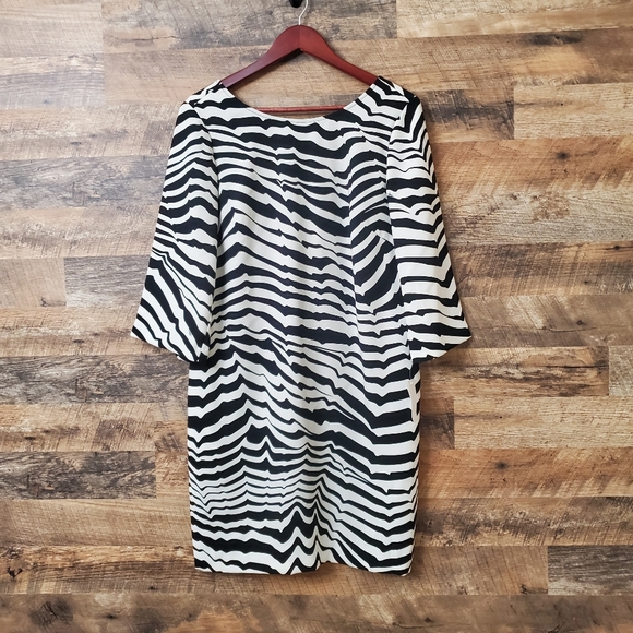 Trina Turk Dresses & Skirts - Black/White Dress
